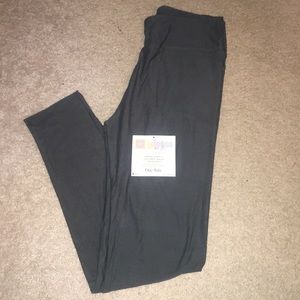 LulaRoe solid gray OS leggings, new with tags!